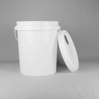 Покрасьте упаковывая Stackable белое ведро 20 Ltr пластиковое с ручкой металла